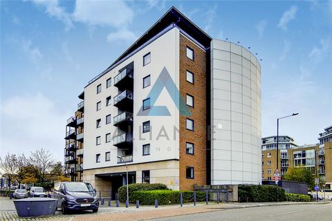 3 bedroom penthouse to rent, Medland House, London E14