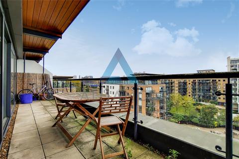 3 bedroom penthouse to rent, Medland House, London E14