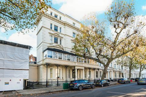 1 bedroom flat for sale, Queens Gate, South Kensington, London, SW7