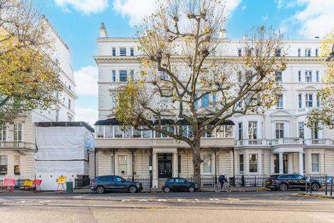 1 bedroom flat for sale, Queens Gate, South Kensington, London, SW7