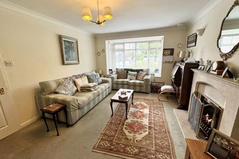 8 Bushley Croft, Solihull, B91 3UF