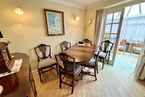 8 Bushley Croft, Solihull, B91 3UF