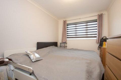 2 bedroom end of terrace house to rent, Mitcham CR4