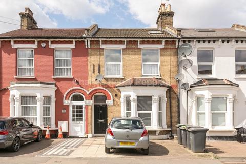 Studio to rent, Alexandra Road, Hornsey, N8