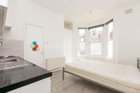 Studio to rent, Alexandra Road, Hornsey, N8