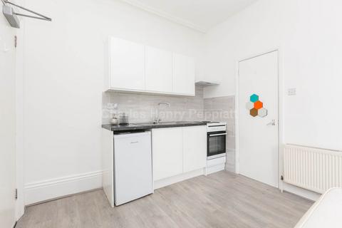 Studio to rent, Alexandra Road, Hornsey, N8