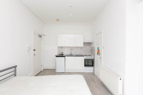 Studio to rent, Alexandra Road, Hornsey, N8