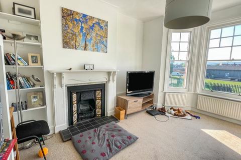 2 bedroom flat for sale, Latimer Road, Eastbourne, BN22