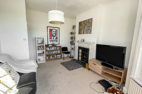 2 bedroom flat for sale, Latimer Road, Eastbourne, BN22