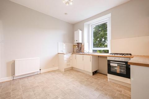 3 bedroom flat to rent, Molison Street, Stobswell, Dundee, DD4