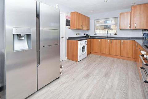 29 Sutherland Crescent, Blythe Bridge, Stoke-on-trent, ST11 9JT