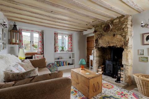 Ivy Cottage Camp Gardens, Stow On The Wold, Cheltenham, GL54 1DQ