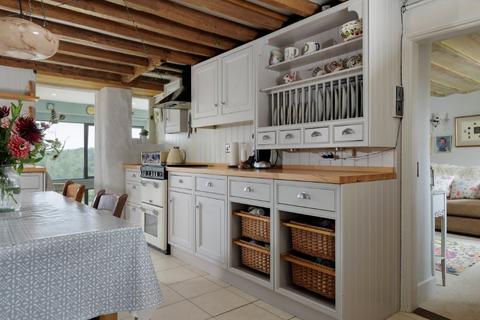 Ivy Cottage Camp Gardens, Stow On The Wold, Cheltenham, GL54 1DQ