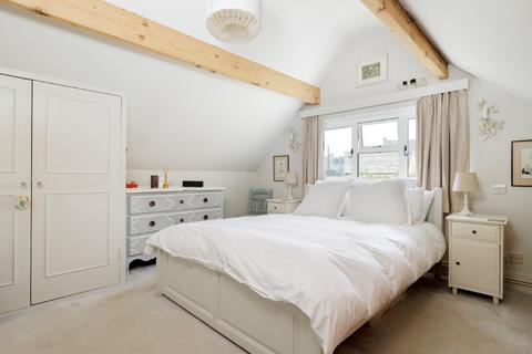 Ivy Cottage Camp Gardens, Stow On The Wold, Cheltenham, GL54 1DQ