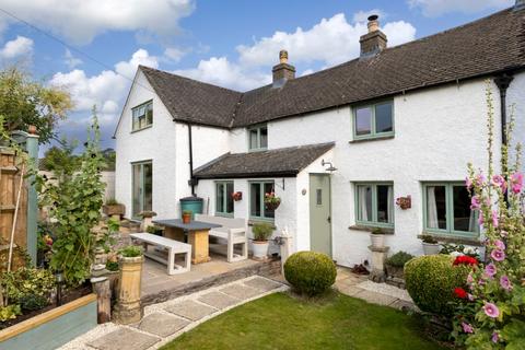 Ivy Cottage Camp Gardens, Stow On The Wold, Cheltenham, GL54 1DQ
