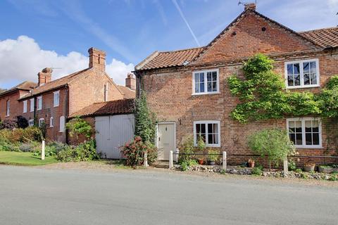 1 bedroom terraced house to rent, The Street, Heydon