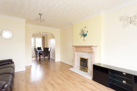 3 bedroom detached house to rent, Woodside Avenue, Meanwood, Leeds, LS7