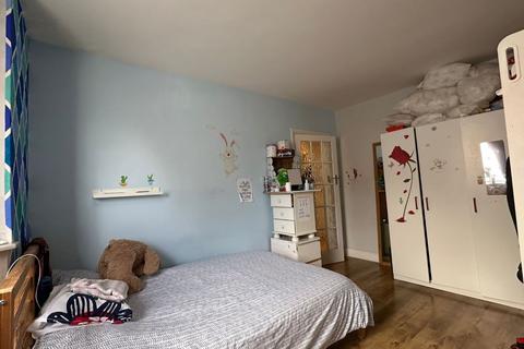 1 bedroom flat for sale, 117 Wide Way, Mitcham, Surrey, CR4 1BQ