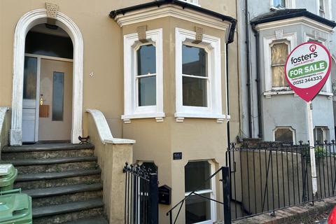 1 bedroom flat to rent, Queens Road, Aldershot