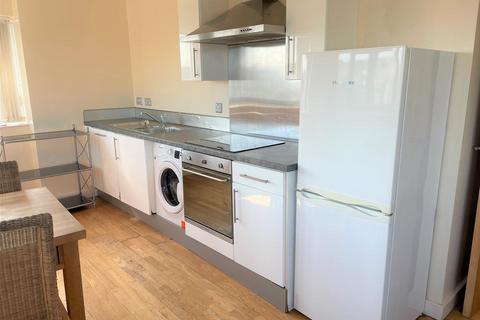 2 bedroom apartment to rent, Leeds Street, Liverpool