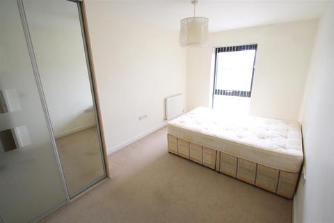 2 bedroom flat to rent, So Bow, Windsor Court, Mostyn Grove, London E3