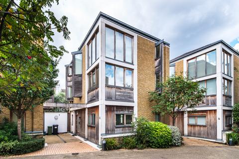 4 bedroom detached house for sale, Robinswood Mews, Highbury, London