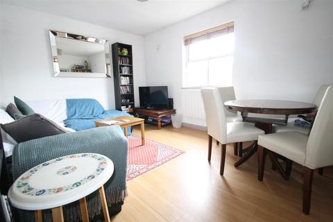 1 bedroom flat to rent, Montgomery Lodge, Stepney Green E1