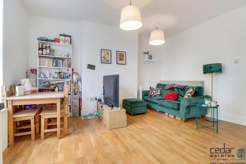 2 bedroom flat to rent, Hilldrop Road, Kentish Town N7