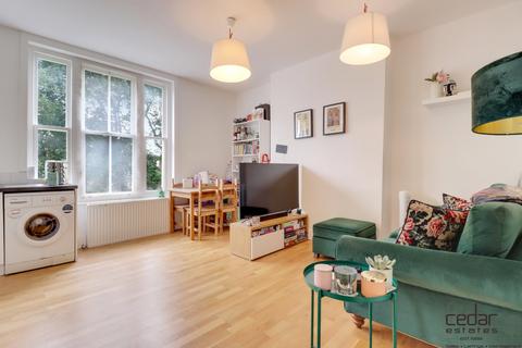 2 bedroom flat to rent, Hilldrop Road, Kentish Town N7