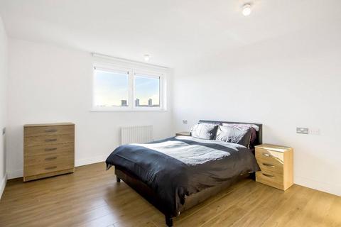 2 bedroom flat to rent, Cumberland House, Erebus Drive, London