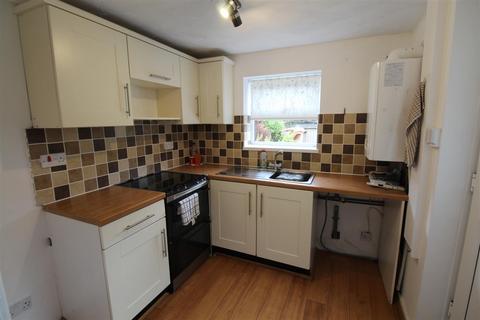 2 bedroom cottage to rent, Chapel Street, Horwich, Bolton