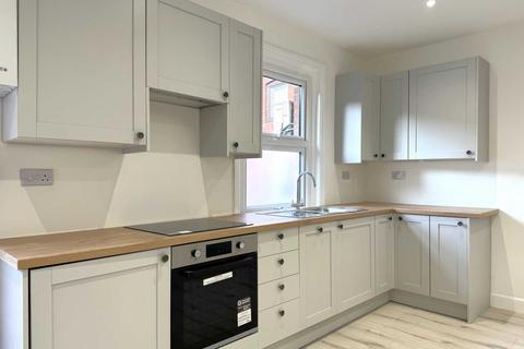 2 bedroom flat to rent, Denmark Street, Wokingham RG40