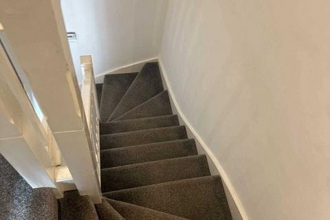 2 bedroom semi-detached house to rent, Sycamore Road, Manchester