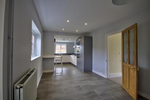 4 bedroom semi-detached house for sale, Upper Green Road, Tonbridge TN11