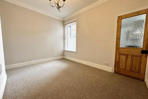 2 bedroom terraced house to rent, Woodmancote Road