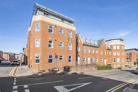 2 bedroom flat for sale, East Street, Reading