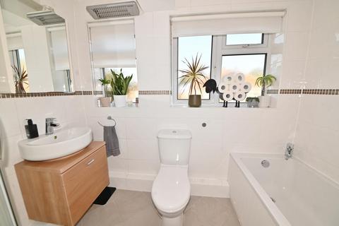 4 Shaef Way, Teddington, TW11 0DG