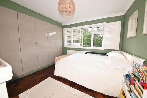 4 Shaef Way, Teddington, TW11 0DG