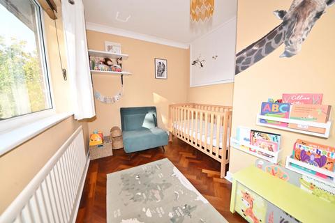 4 Shaef Way, Teddington, TW11 0DG