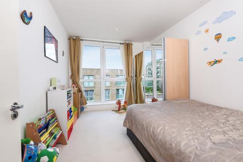 2 bedroom flat to rent, Tudway Road London SE3