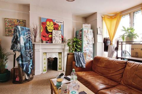 17 Albert Road, Canterbury, CT1 1UJ