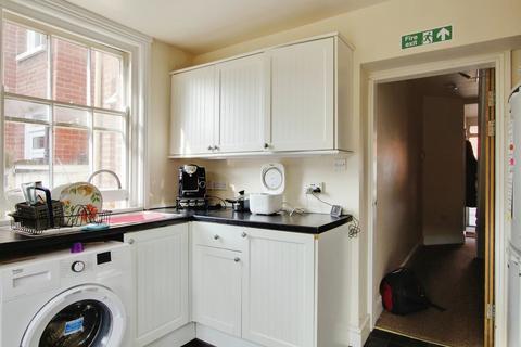 17 Albert Road, Canterbury, CT1 1UJ