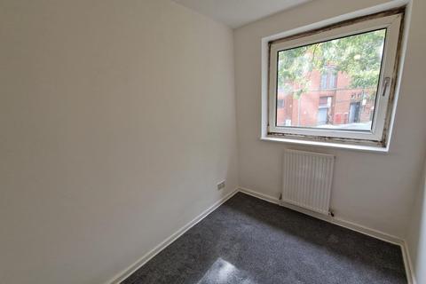 39 Denmark Way, Chadderton, Oldham, OL9 6SD