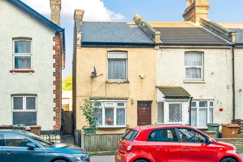 3 bedroom end of terrace house for sale, London Road, Wallington