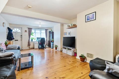 3 bedroom end of terrace house for sale, London Road, Wallington