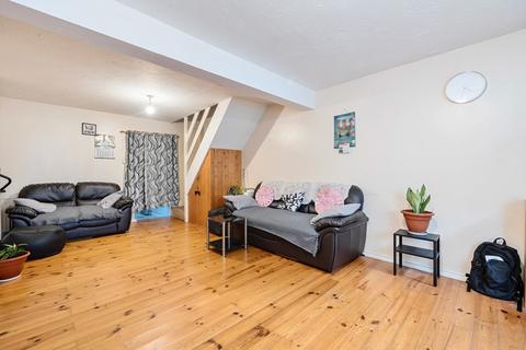 3 bedroom end of terrace house for sale, London Road, Wallington