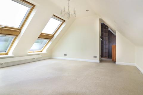 5 bedroom detached house for sale, Upper Mount Street, Hampshire GU51