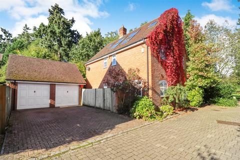 5 bedroom detached house for sale, Upper Mount Street, Hampshire GU51