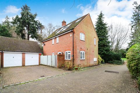 5 bedroom detached house for sale, Upper Mount Street, Hampshire GU51