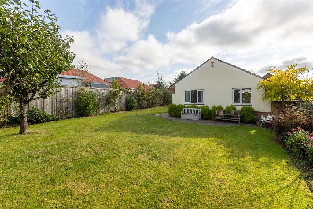 Corbie Way 33 External-2.jpg